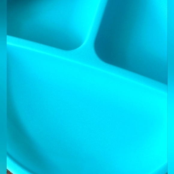 WeeSprout Silicone Divided Plates for Babies & Toddlers 100% Food-Grade Set of 3 - Picture 6 of 16